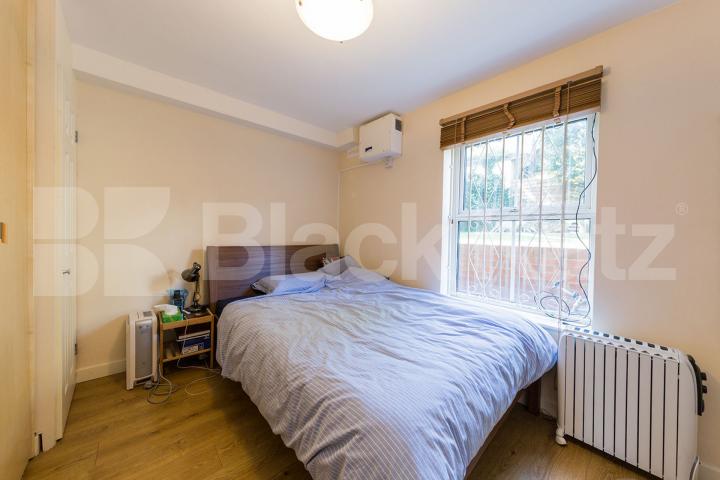 modern 1 bedroom property with access to communal gardens Hillmarton Road, Islington / Caledonian Road